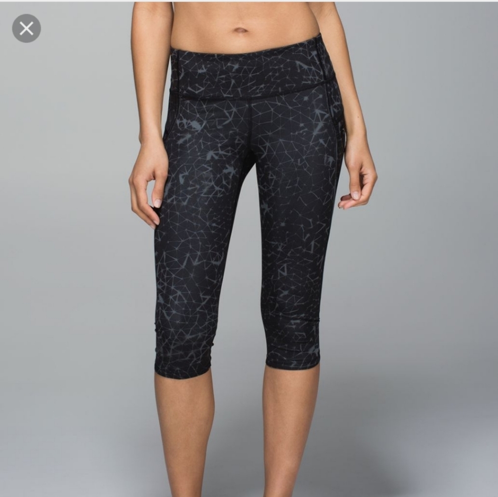 Lululemon Top Speed Crop leggings, size 4